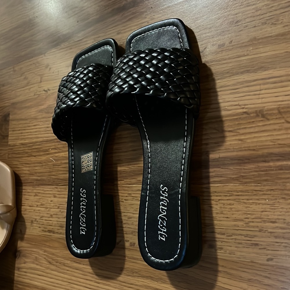 Sandals - Picture 2 of 3